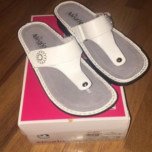 Alegria Carina White Poppy Sandals Sz 39